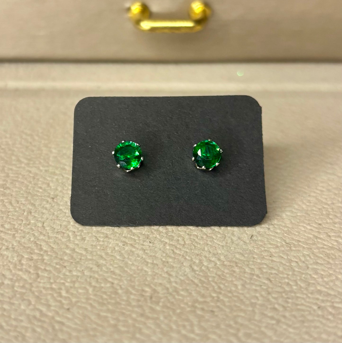 Orecchini punto luce color