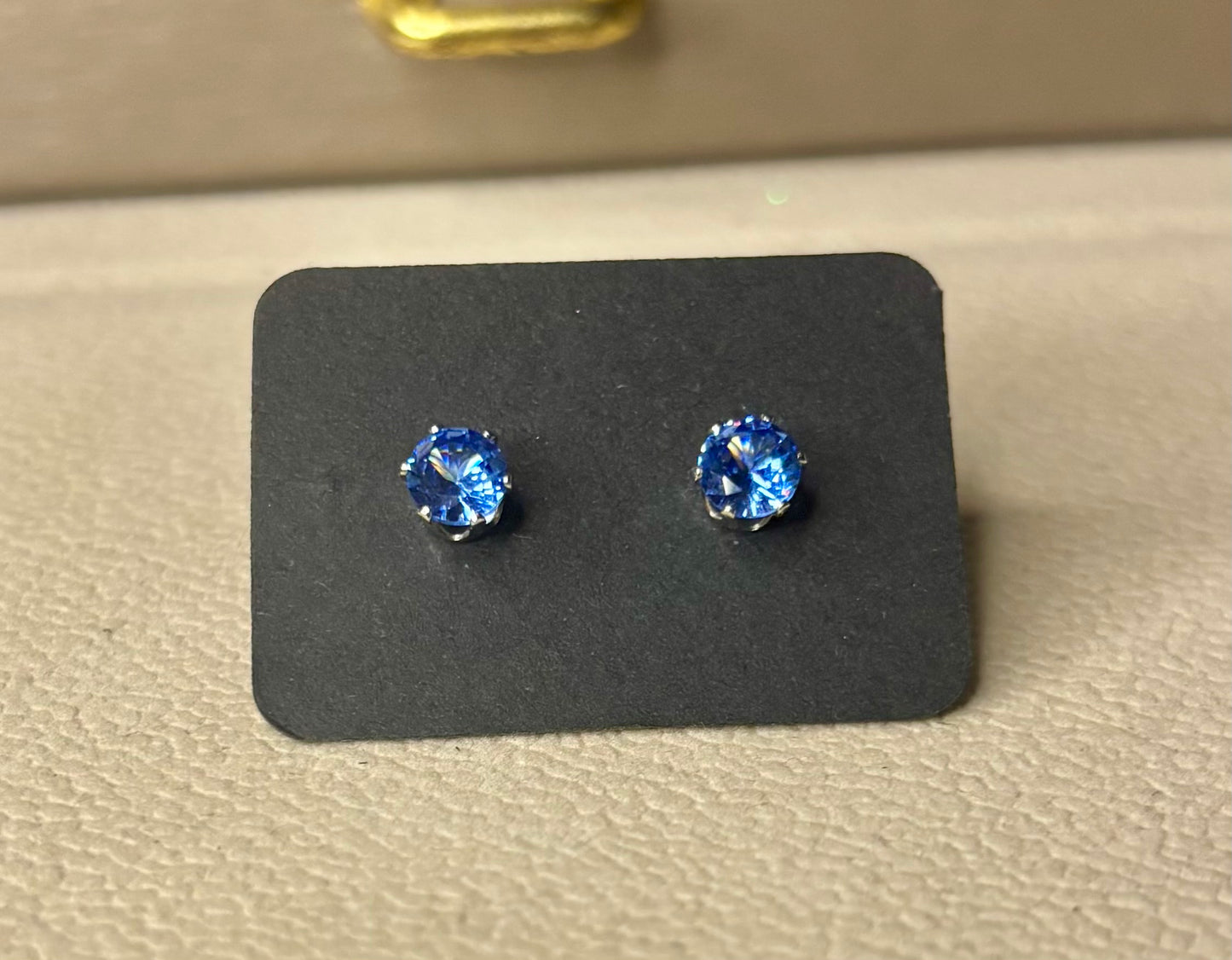 Orecchini punto luce color