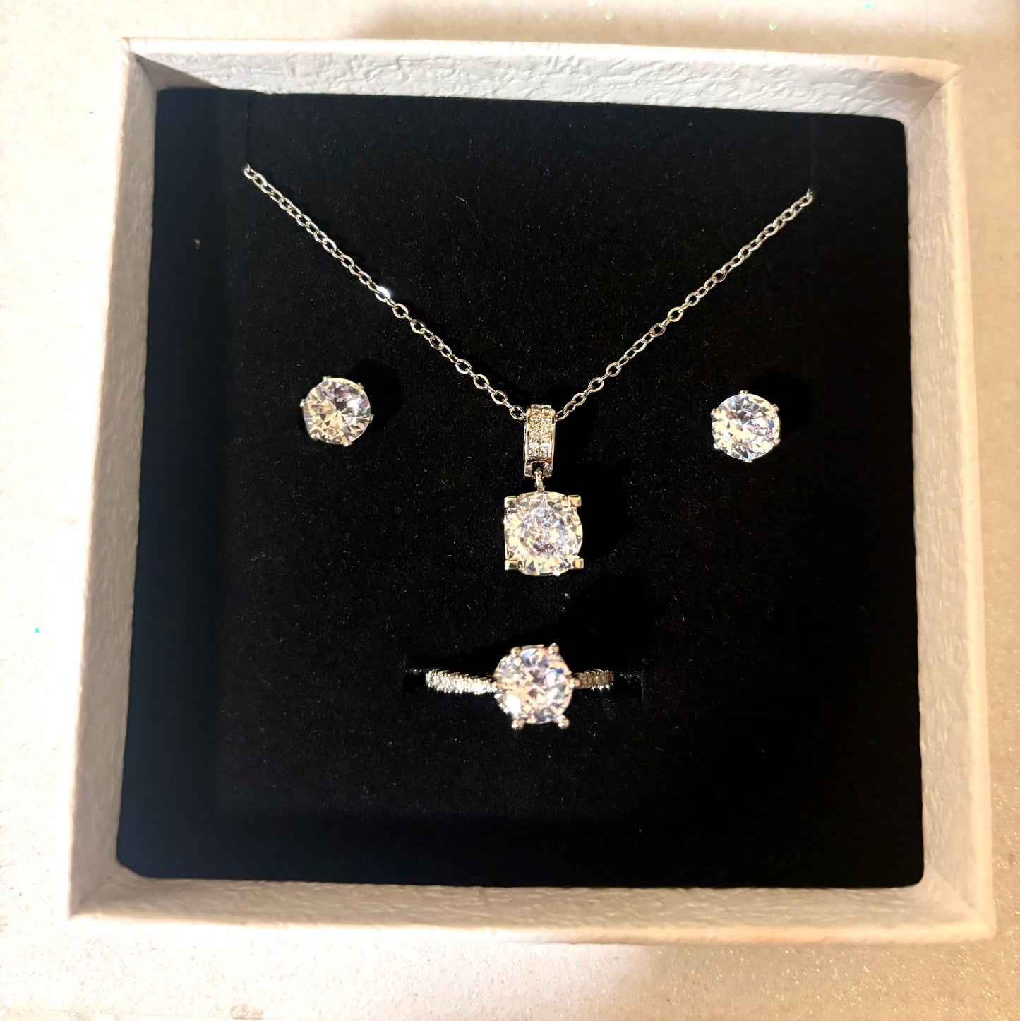 Set collana+orecchini+anello