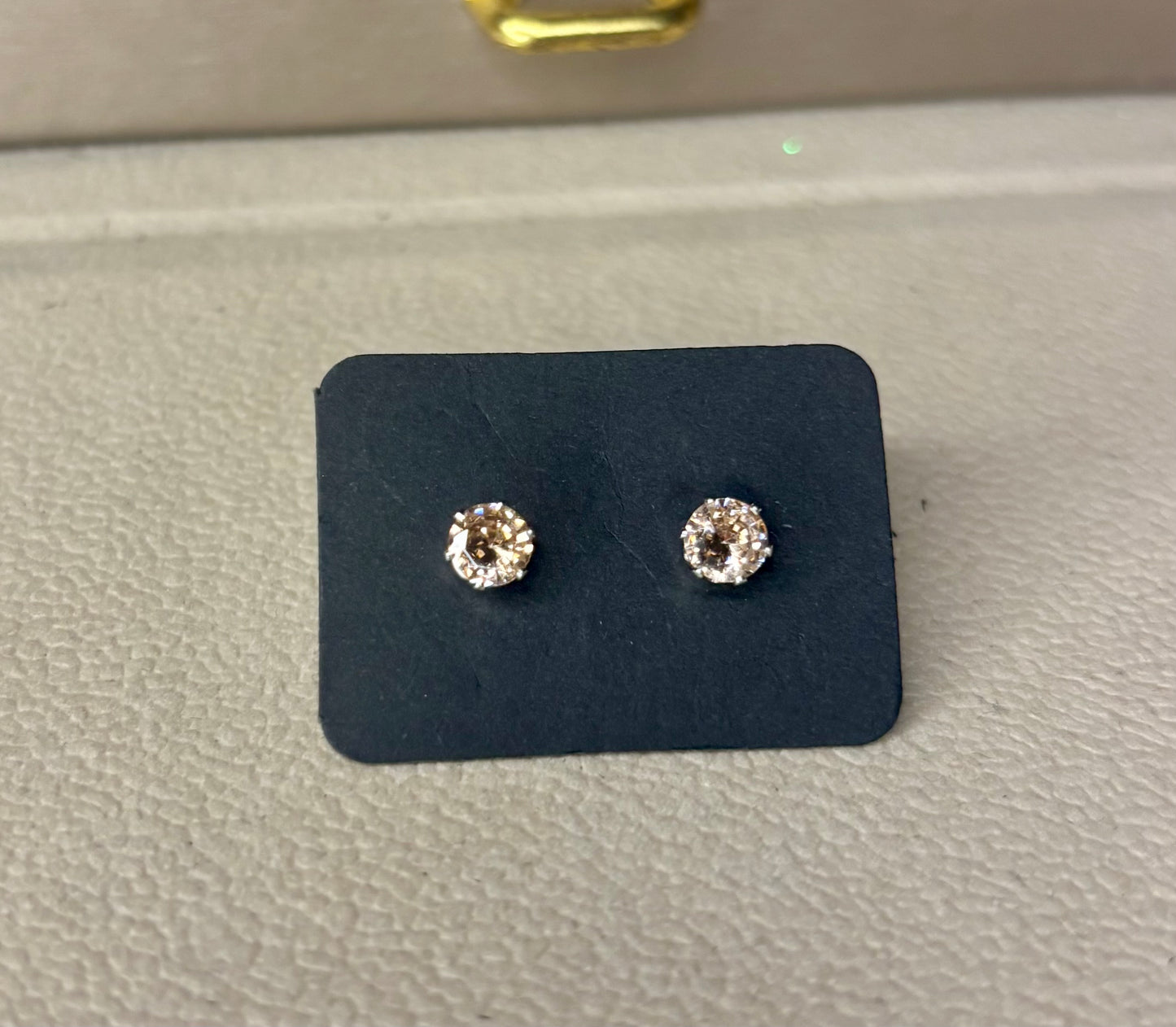 Orecchini punto luce color